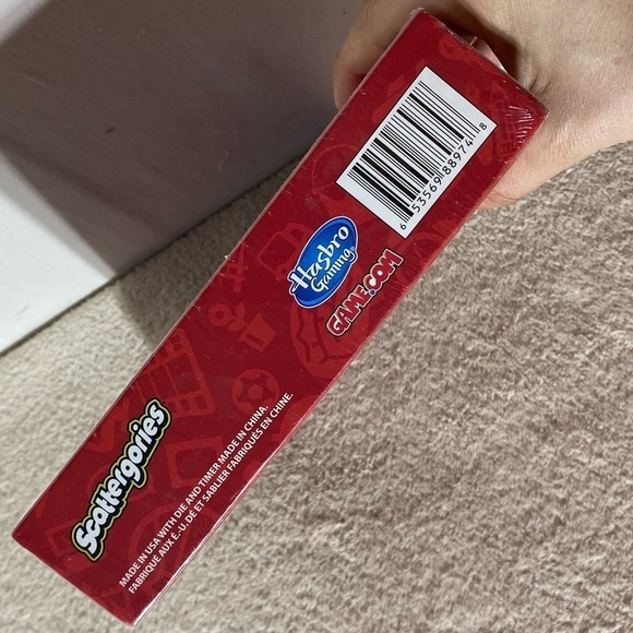 5/$25 Hasbro Gaming Scattergories Game - Picture 3 of 5